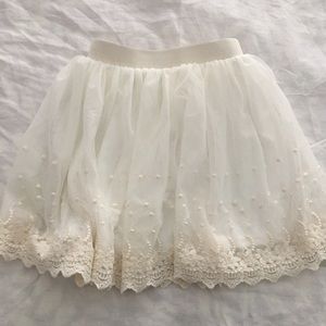 Girl’s white tutu skirt